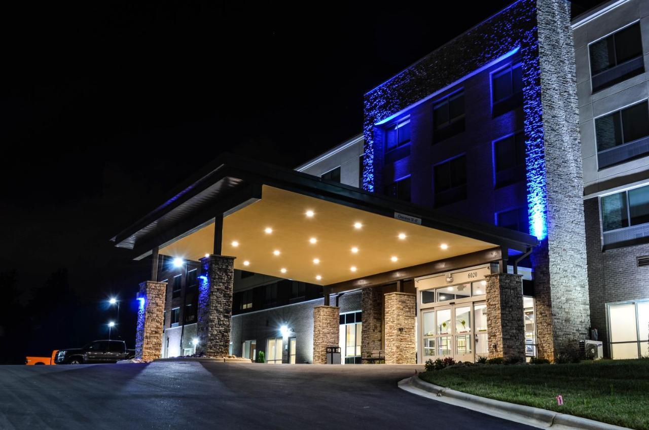 夏洛特东北大学区智选假日酒店 外观 照片